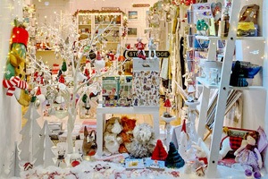 Daisy Cheynes Christmas Extravaganza 2022 photo