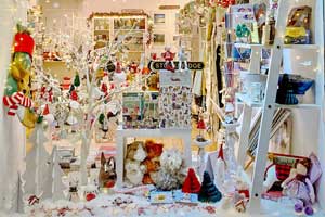 Daisy Cheynes Christmas Extravaganza 2022 photo